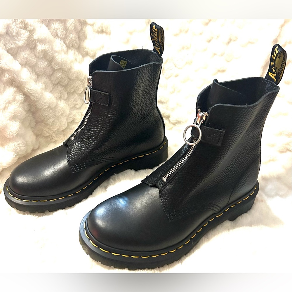 NEW Dr.. Martens Black Leather combat chunky Ankle Zipper Boots women’s size 7 - Picture 2 of 9